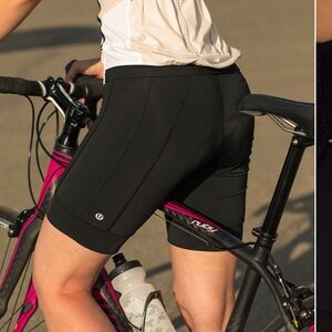 NWT Lululemon Paceline short size 10 HOT PINK *black photo is just for visual*